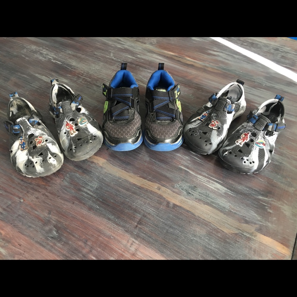Bundled lot of Boys Skechers Shoes 11